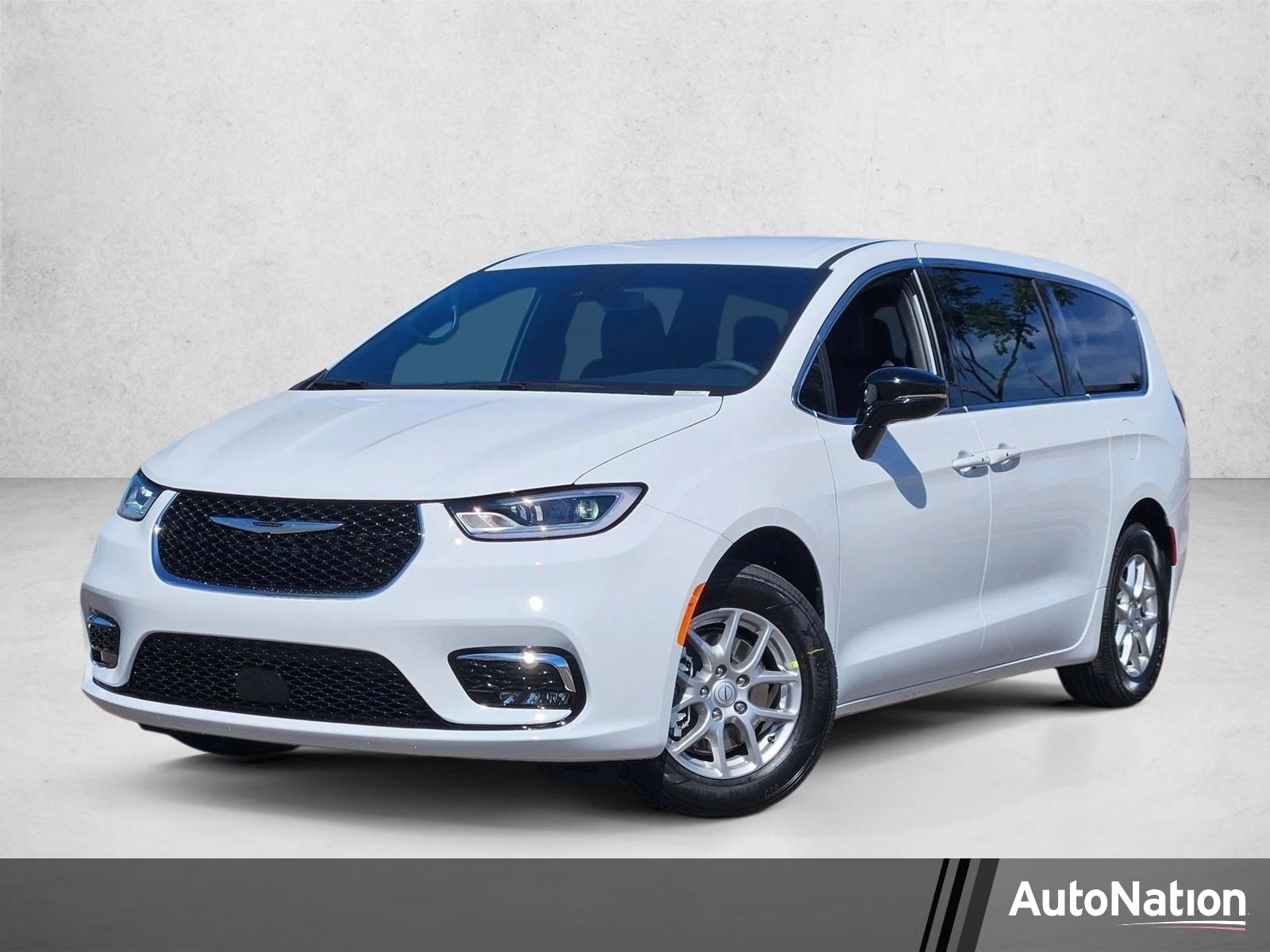 2026 New Chrysler Pacifica image 1