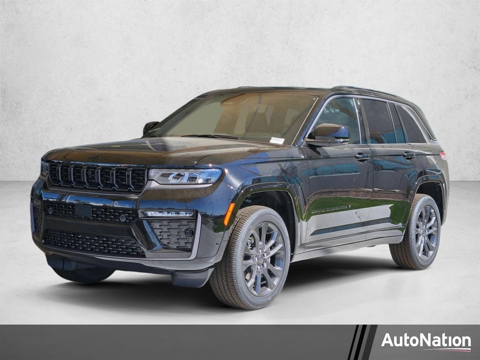 2026 New Jeep Grand Cherokee image 1