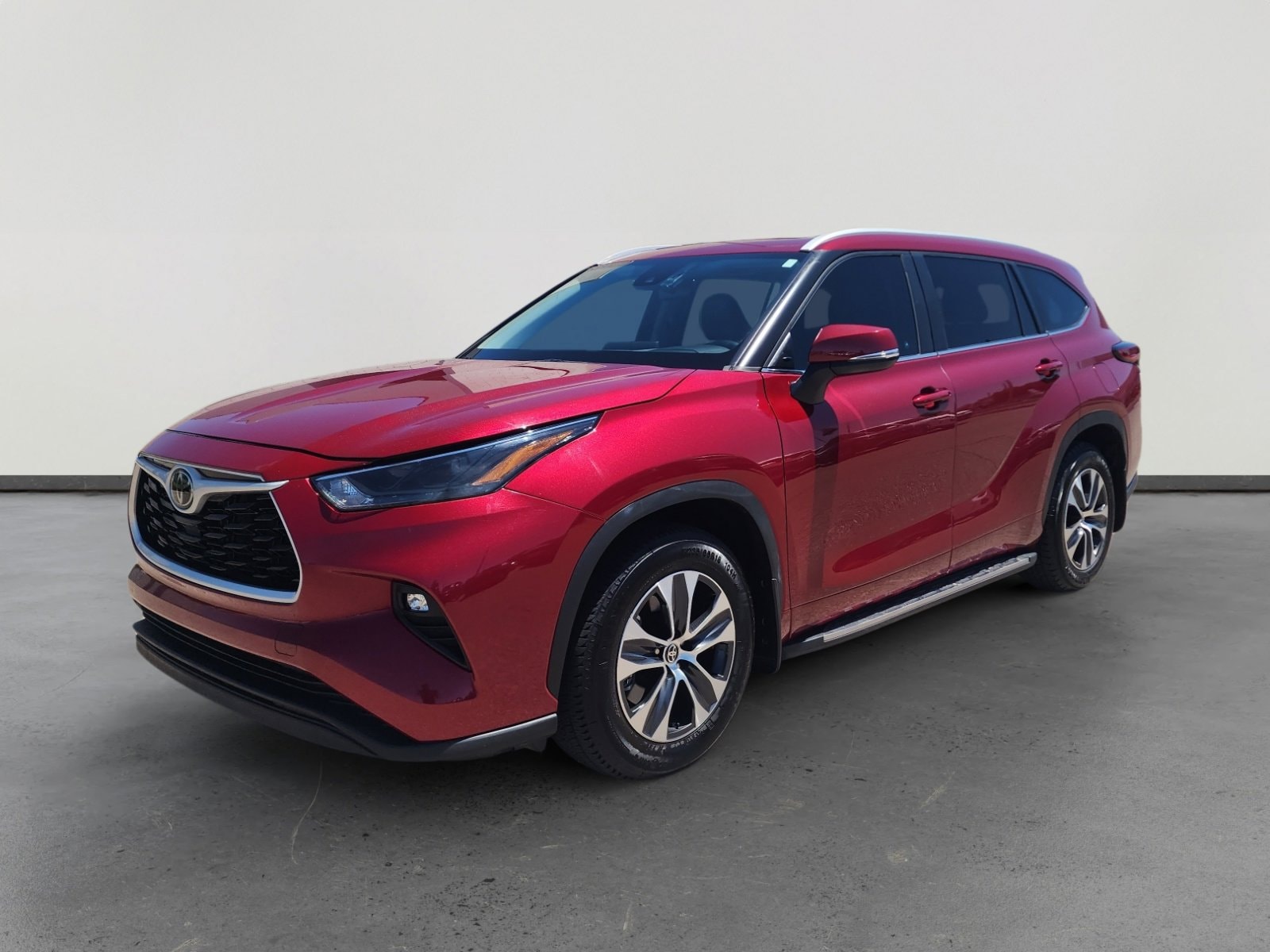 2023 Used Toyota Highlander image 1
