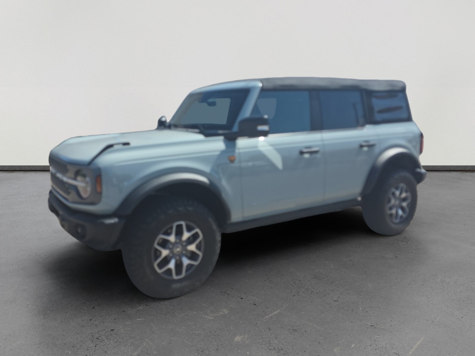 2023 Used Ford Bronco image 1