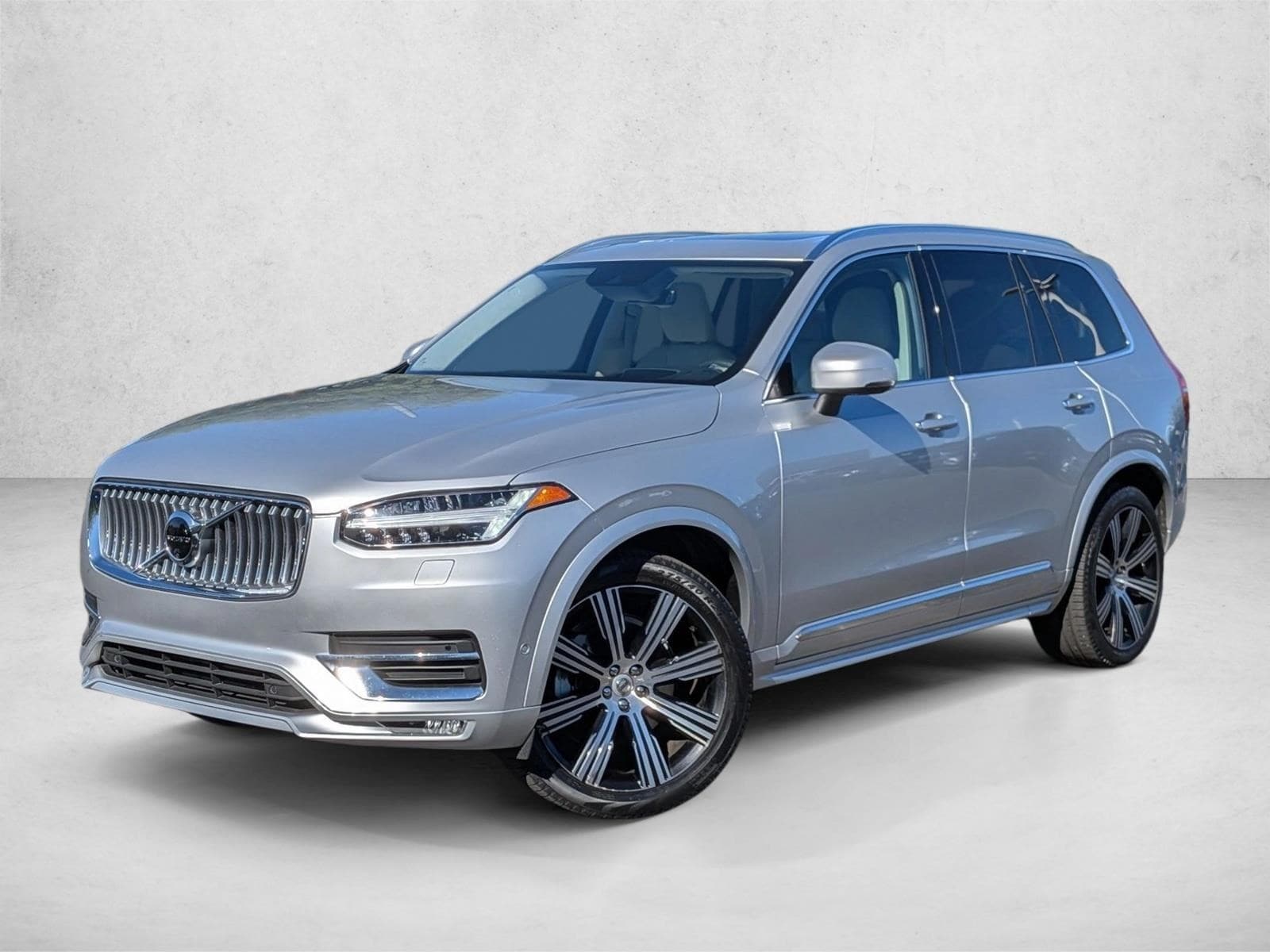 2022 Used Volvo XC90 image 1
