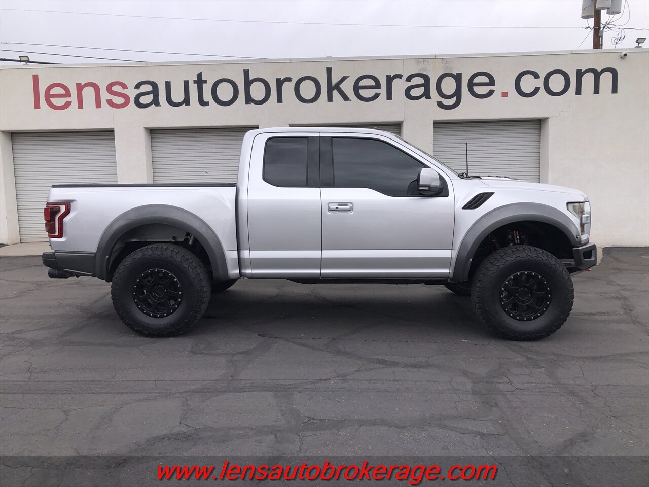 2017 New Ford F-150 Raptor image 1