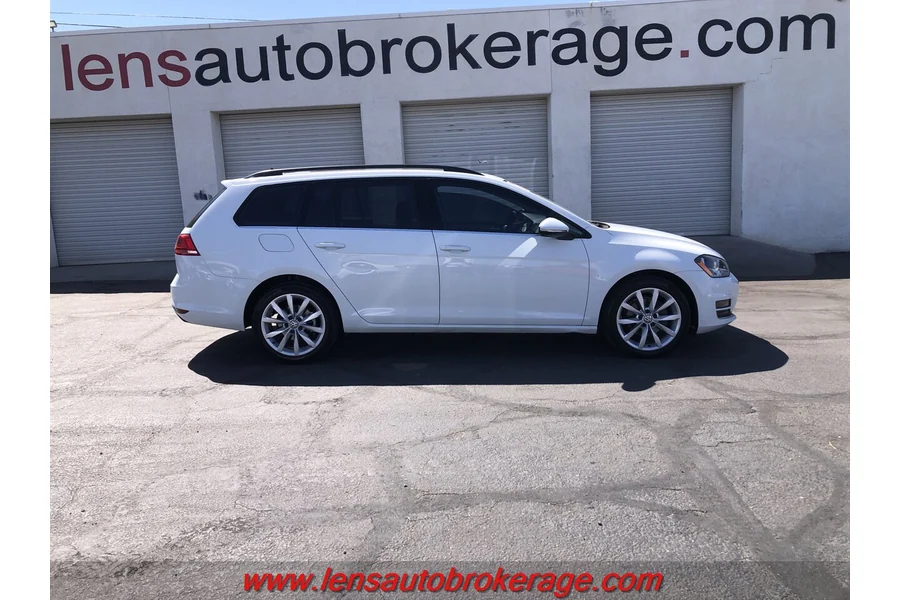 2017 New Volkswagen Golf SportWagen TSI SE