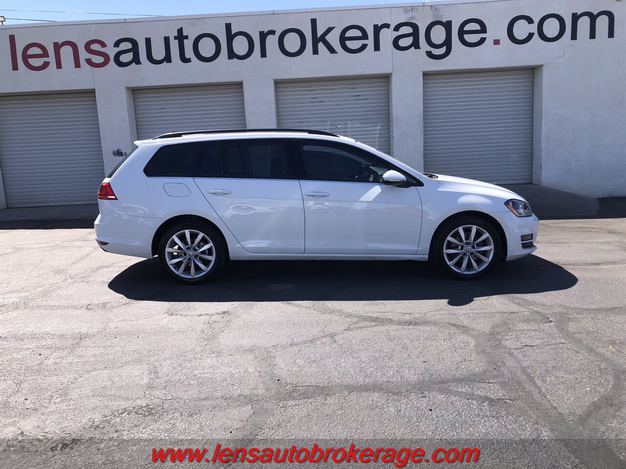 2017 New Volkswagen Golf SportWagen TSI SE image 1