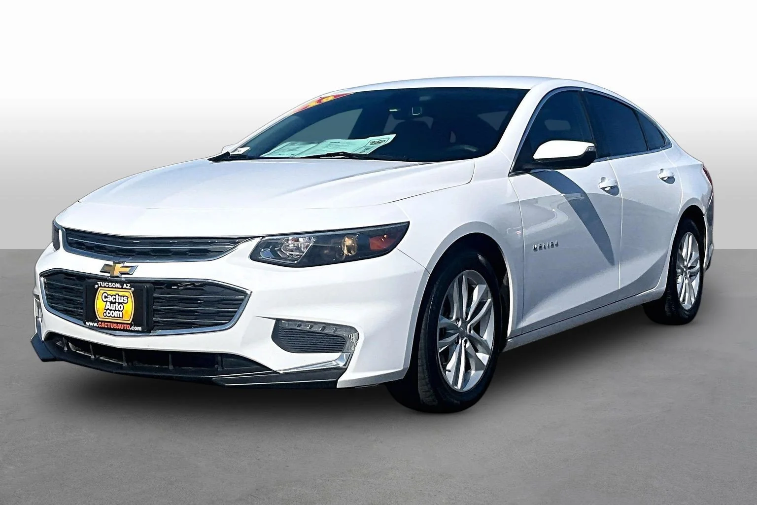2018 Used Chevrolet Malibu image 1