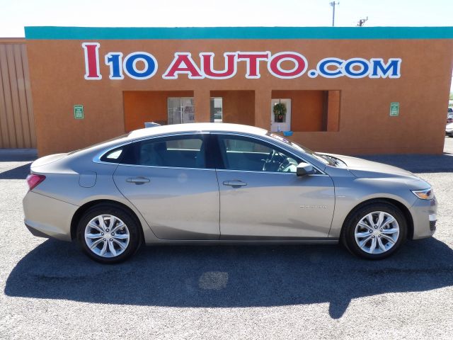 2022 Chevrolet Malibu LT SEDAN 4D image 1
