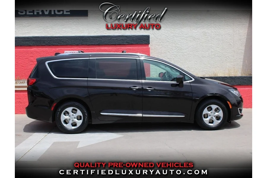 2017 Certified Pre-Owned Chrysler Pacifica