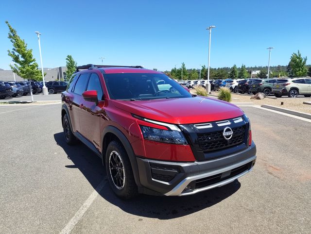 2024 Used Nissan Pathfinder image 1