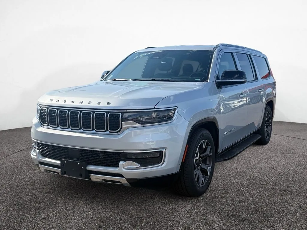 2023 Used Jeep Wagoneer L image 1
