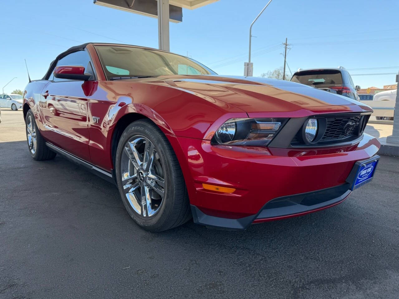2010 Ford Mustang image 1