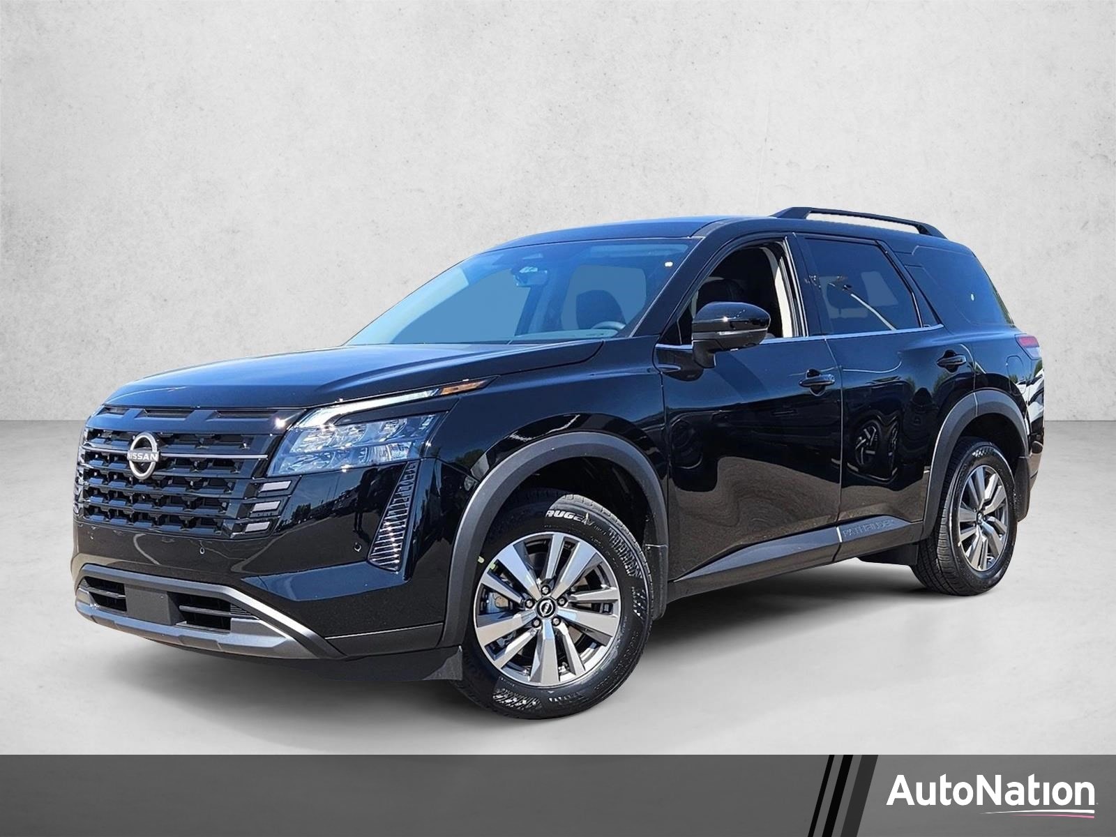 2026 New Nissan Pathfinder image 1