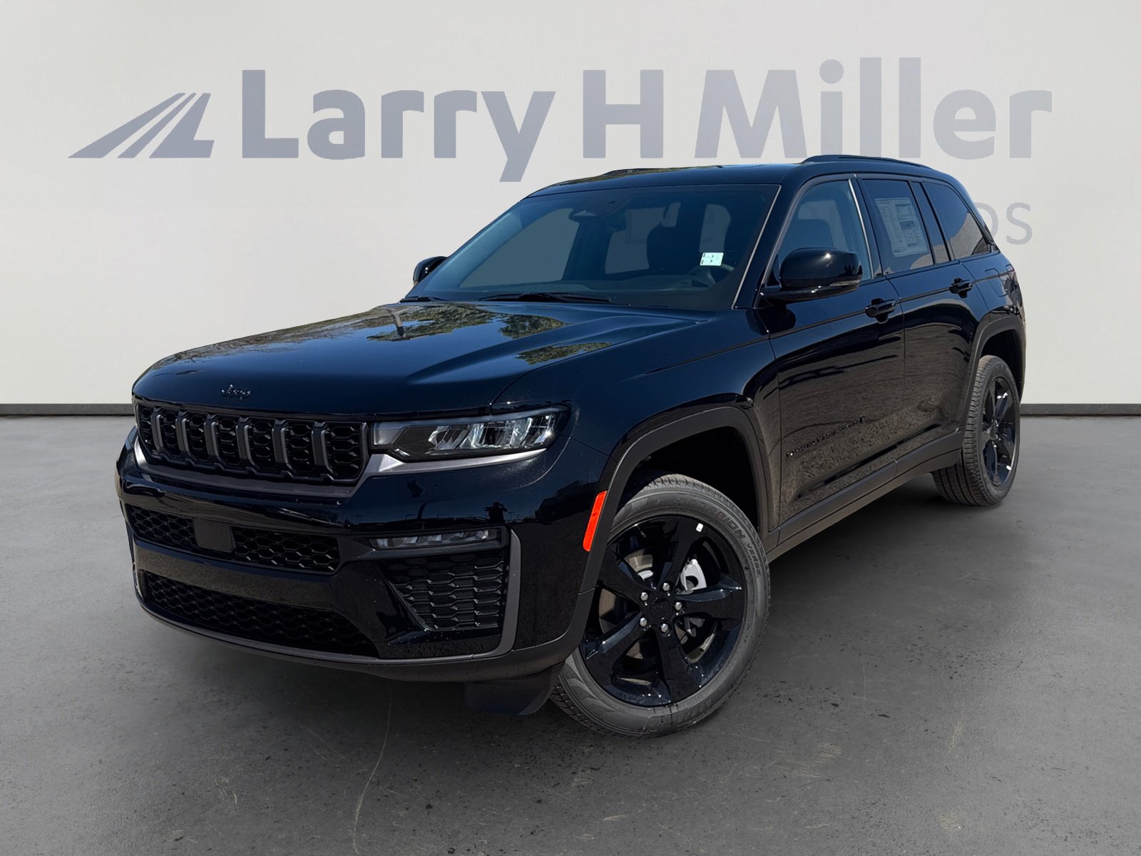 2026 New Jeep Grand Cherokee image 1