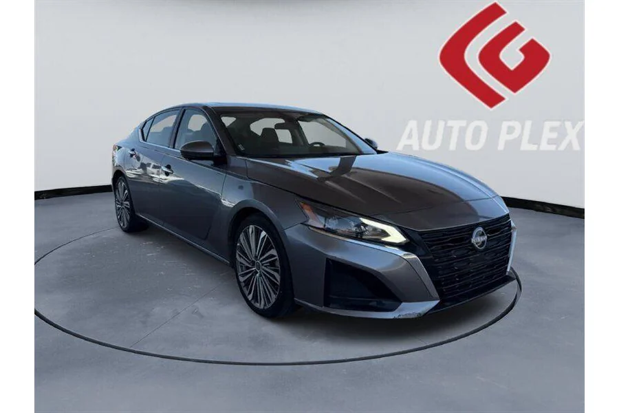 2023 Nissan Altima SL FWD