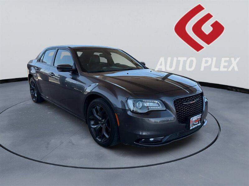 2023 Chrysler 300 300S image 1