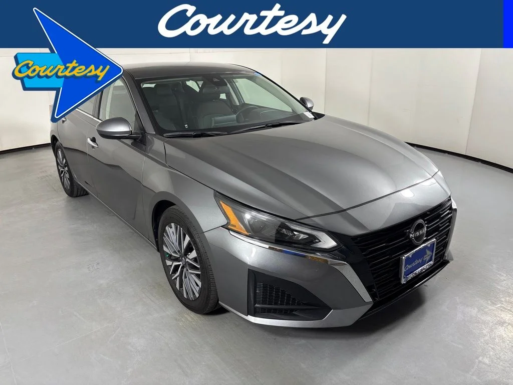 2023 Used Nissan Altima image 1