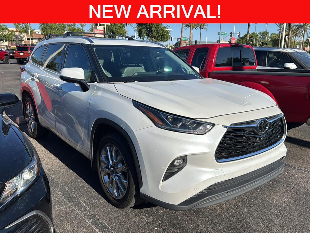 2023 Used Toyota Highlander image 1