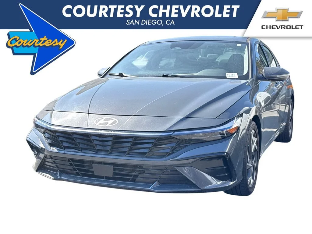 2025 Used Hyundai Elantra image 1