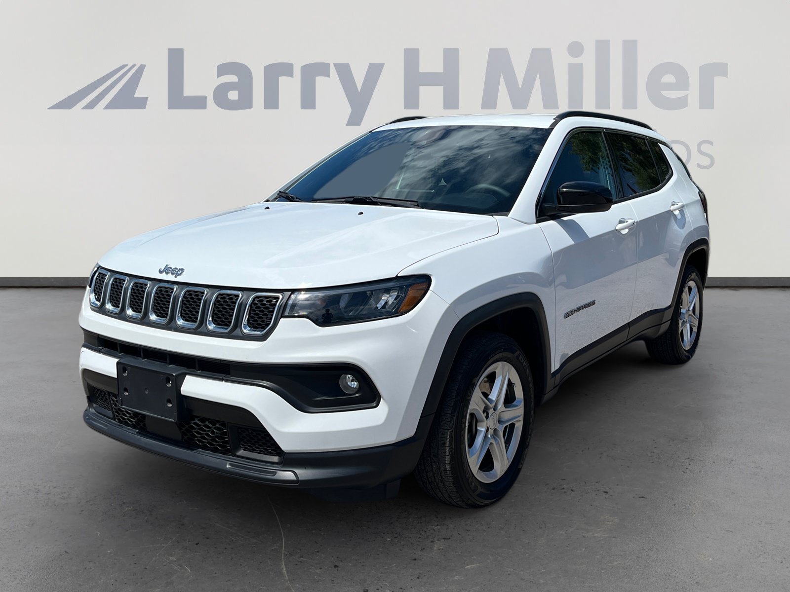 2023 Used Jeep Compass image 1