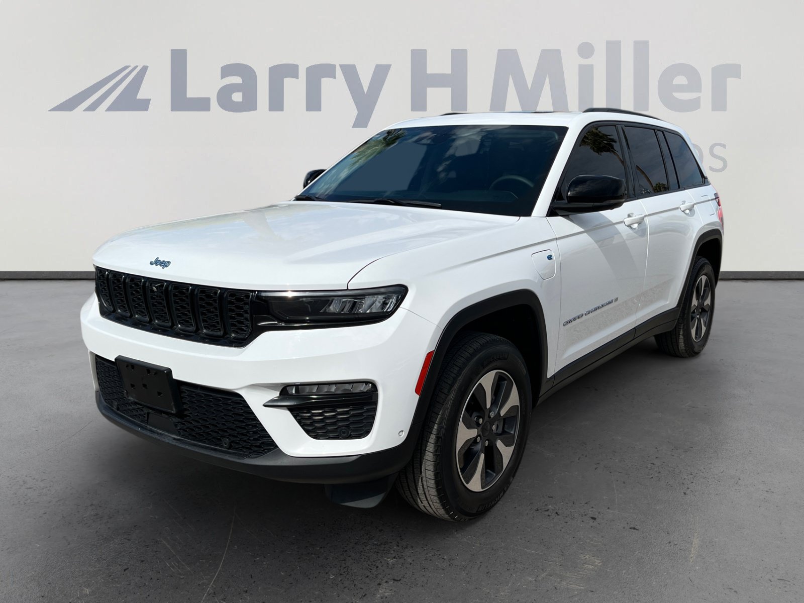 2022 Used Jeep Grand Cherokee 4xe image 1