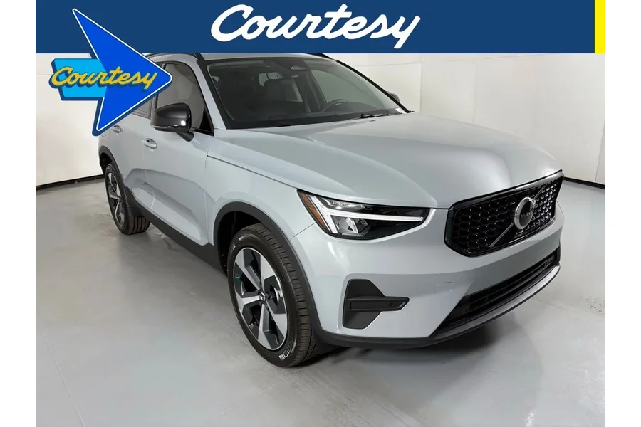 2026 New Volvo XC40