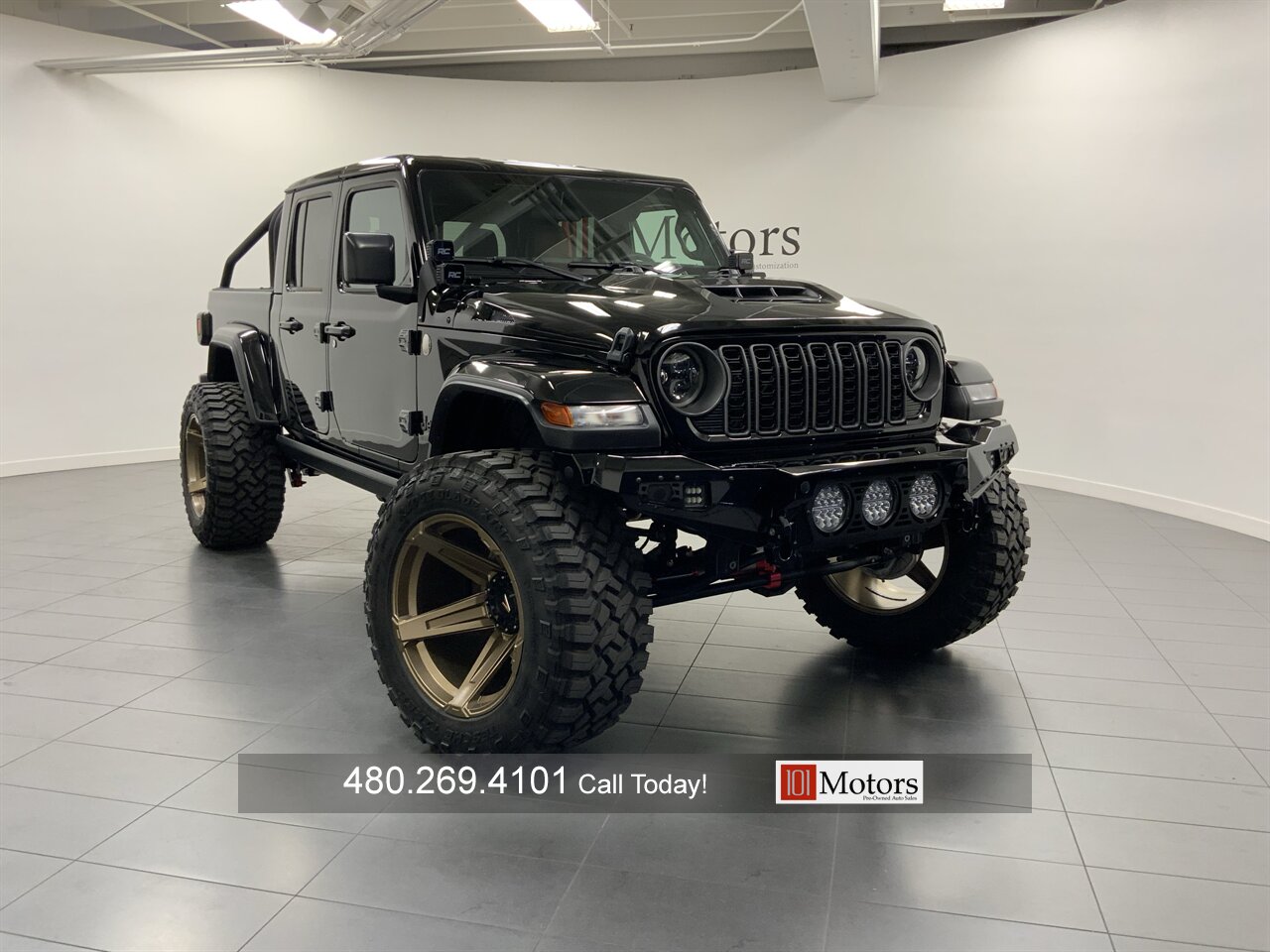2025 Jeep Gladiator NightHawk image 1