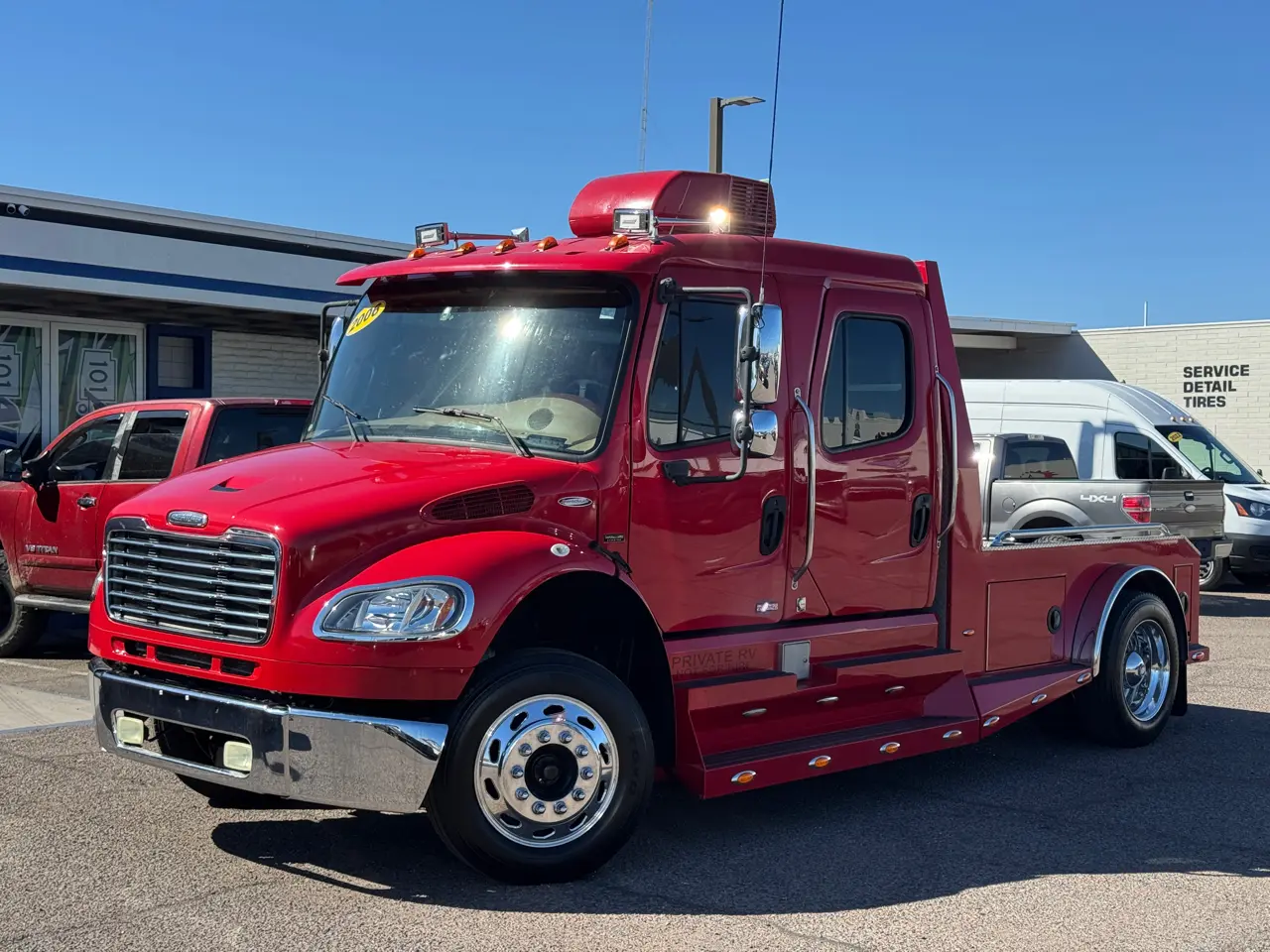 2006 Used Freightliner M2 SPORT image 1