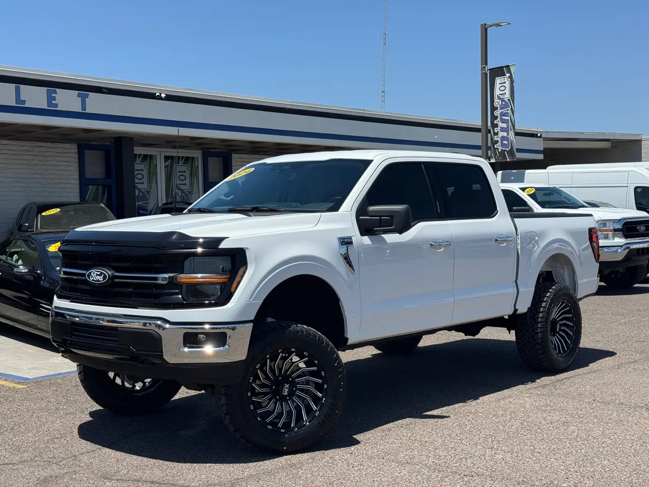 2024 Used Ford F-150 XLT 4WD SuperCrew 5.5' Box image 1