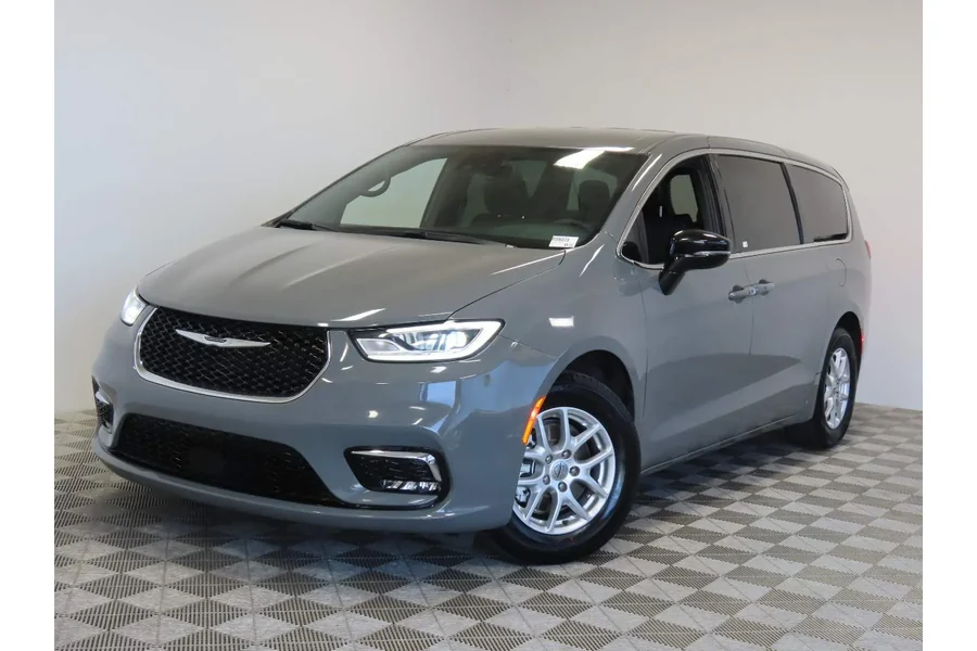 2025 Used Chrysler Pacifica
