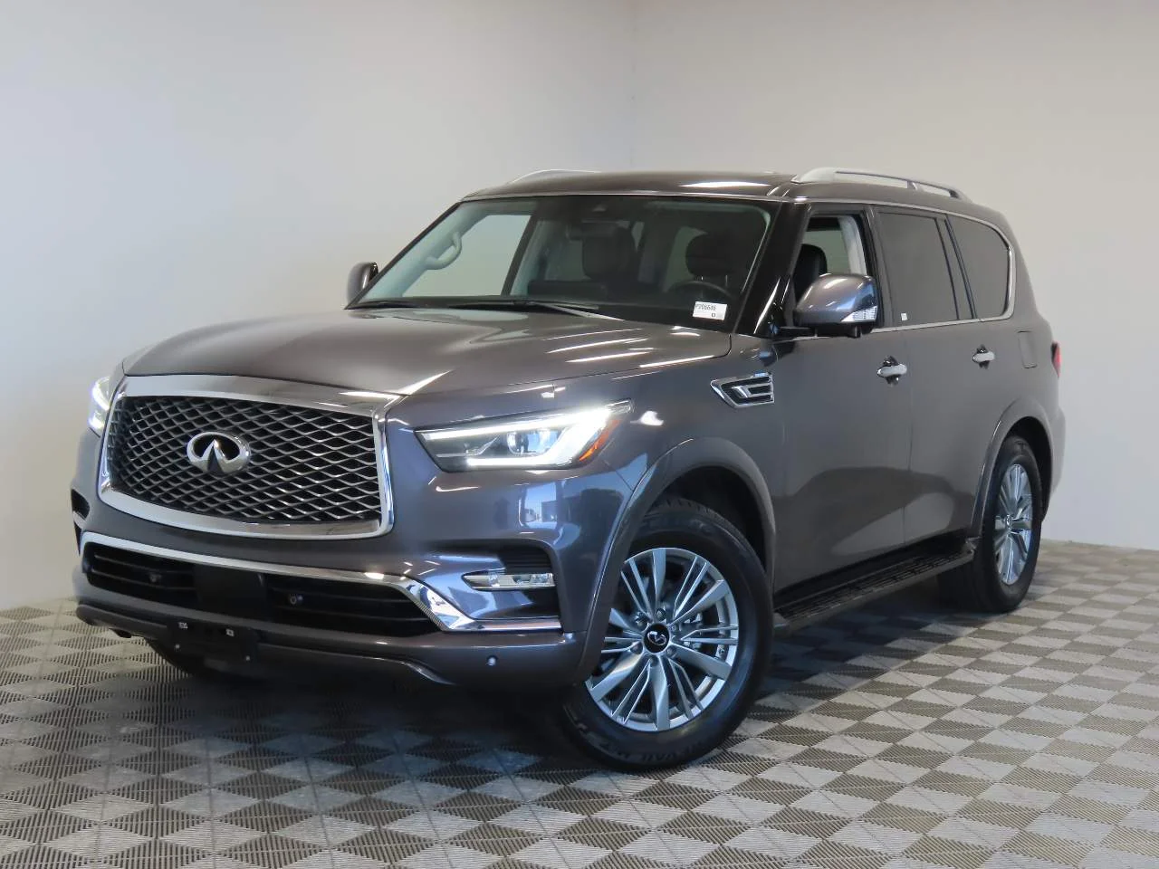 2024 Used Infiniti QX80 image 1