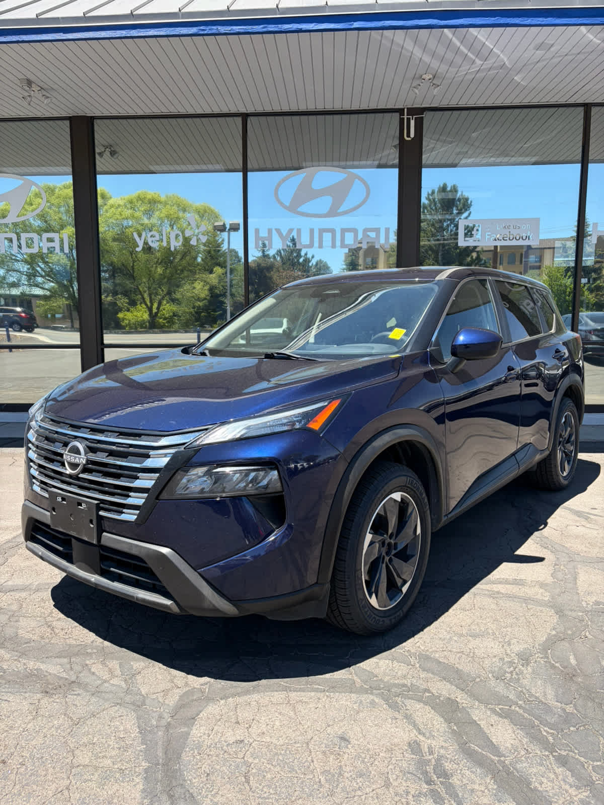 2024 Used Nissan Rogue image 1