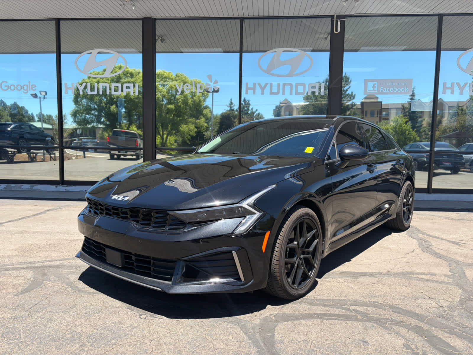 2025 Used Kia K5 image 1