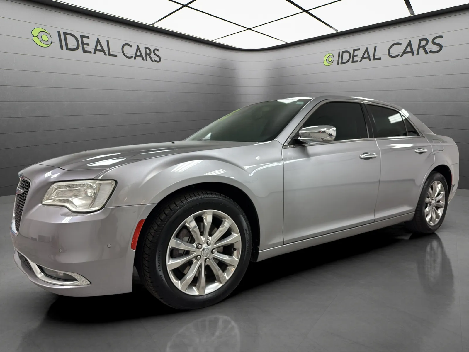 2018 Used Chrysler 300 image 1