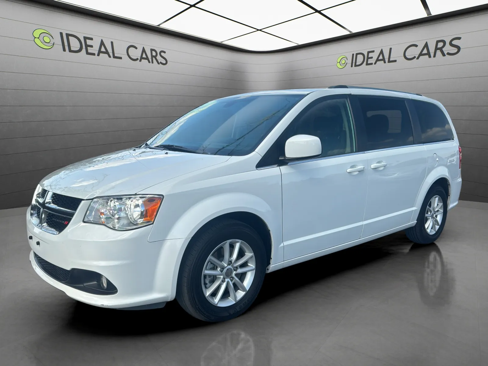 2019 Used Dodge Grand Caravan image 1