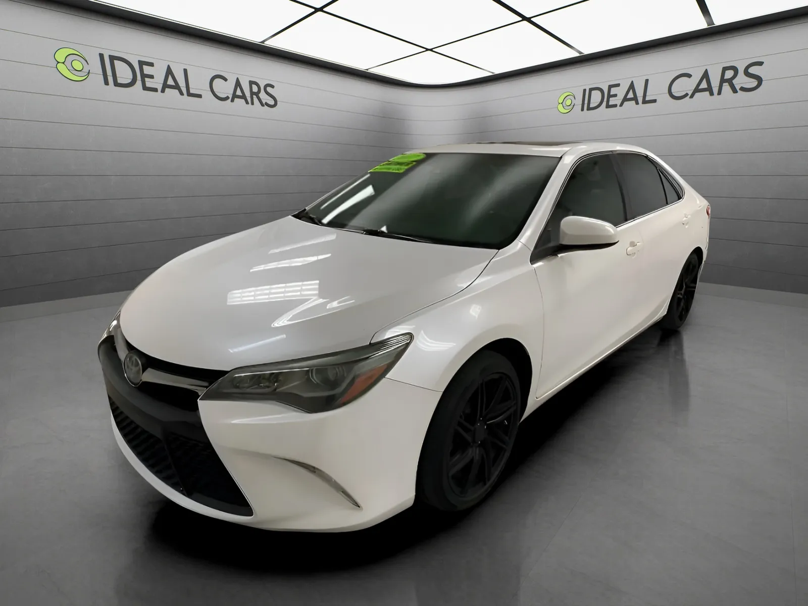 2017 Used Toyota Camry image 1