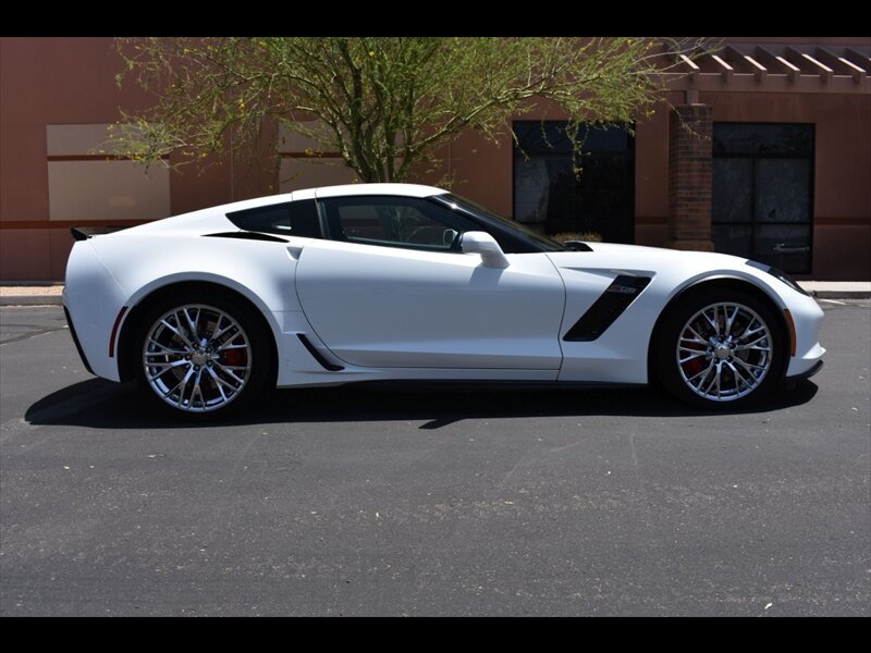 2017 Chevrolet Corvette Z06 image 1
