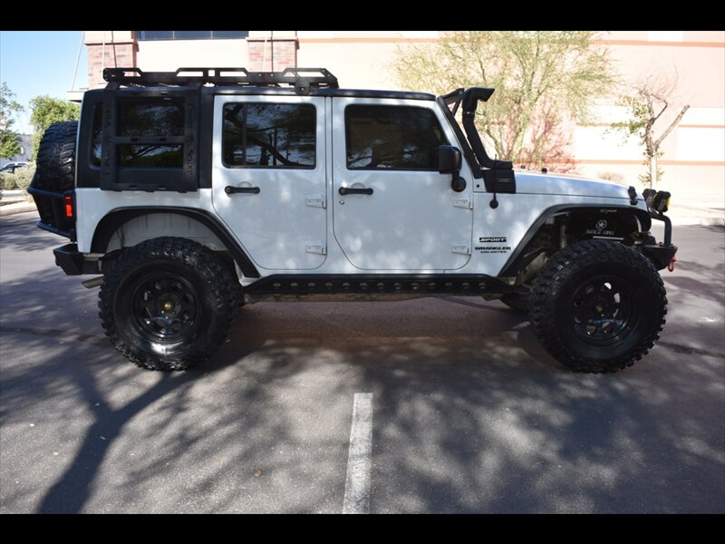 2017 Jeep Wrangler Unlimited Sport S image 1