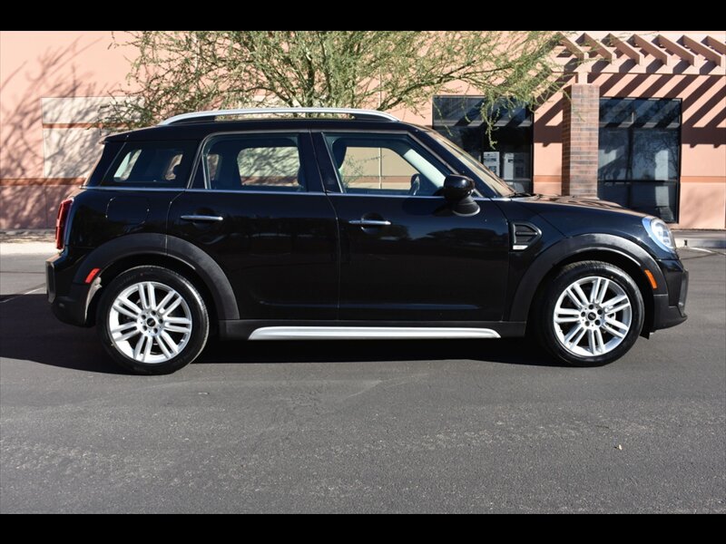 2022 Mini Countryman Cooper image 1