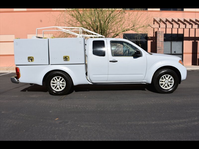 2016 Nissan Frontier SV V6 image 1