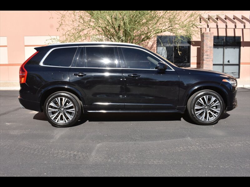 2021 Volvo XC90 T5 Momentum image 1